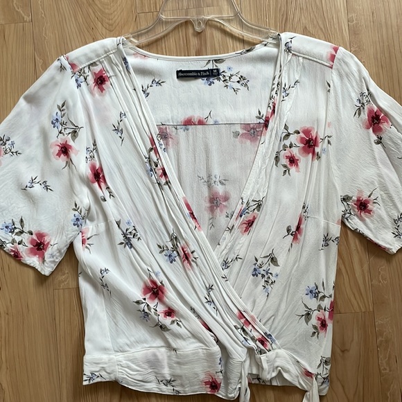 Floral Abercrombie Blouse - Picture 2 of 5